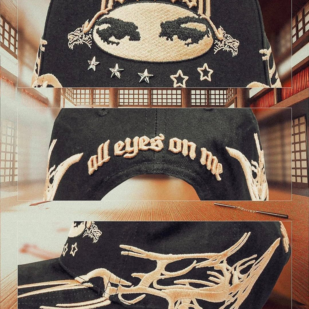 GORRA BÁEZ X SHIFU “All Eyes On Me”