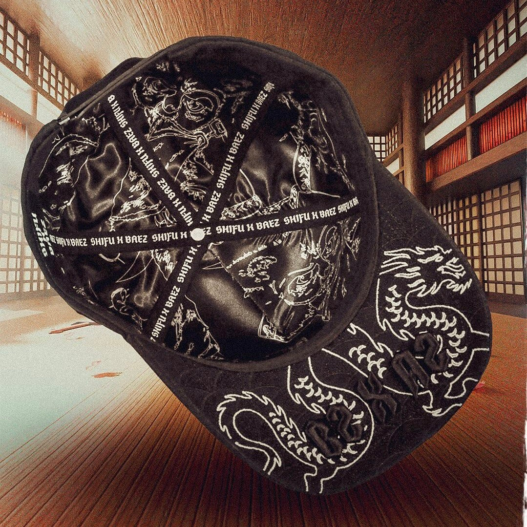 GORRA BÁEZ X SHIFU “All Eyes On Me”
